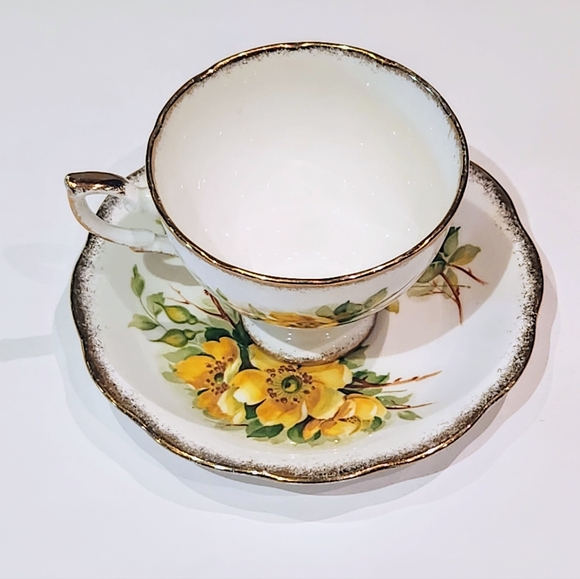 Mild rose Royal Standard. Tea cup and Saucer - Picture 5 of 9